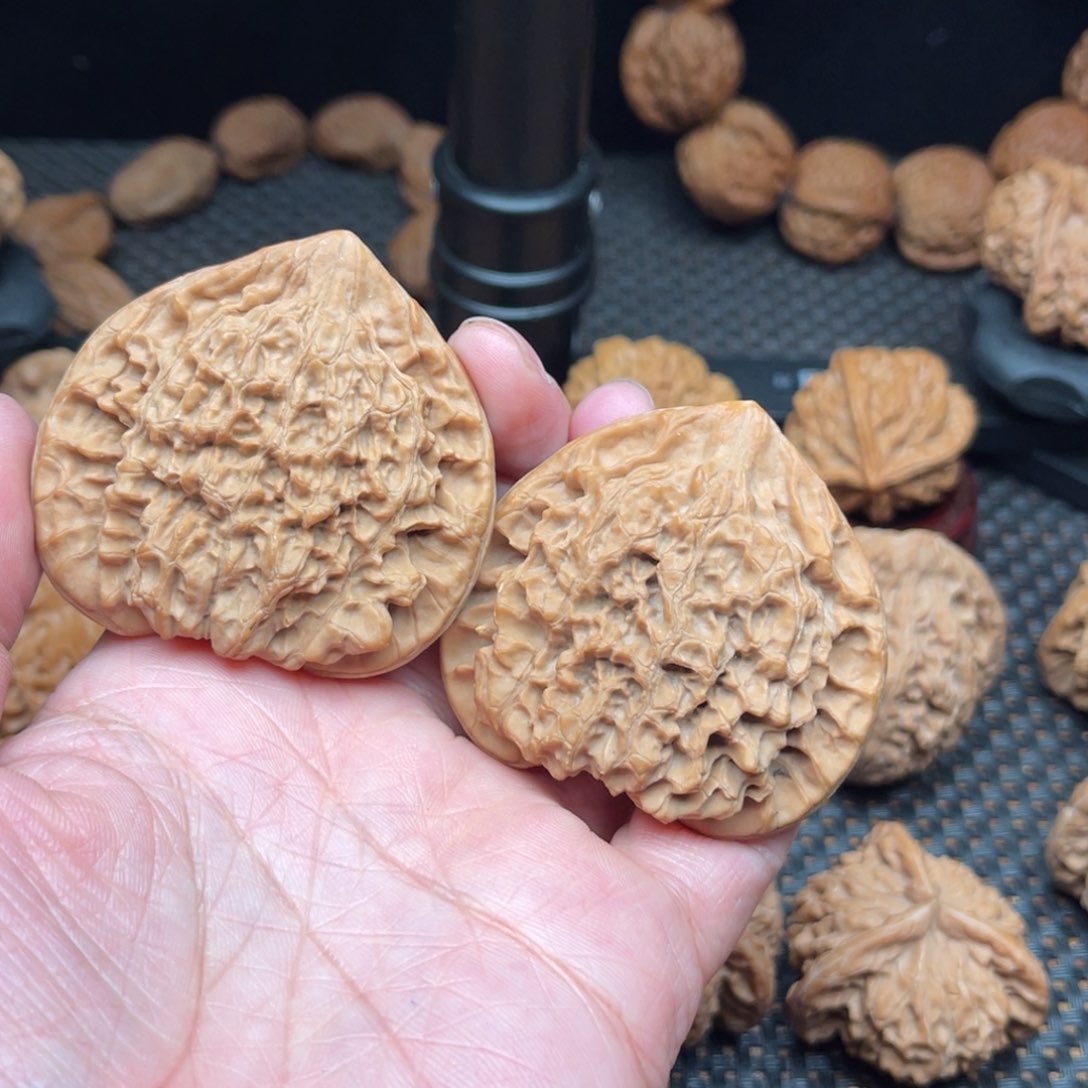 文玩核桃吊坠桃心扁核桃