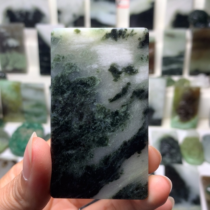 独山玉未镶嵌颈饰