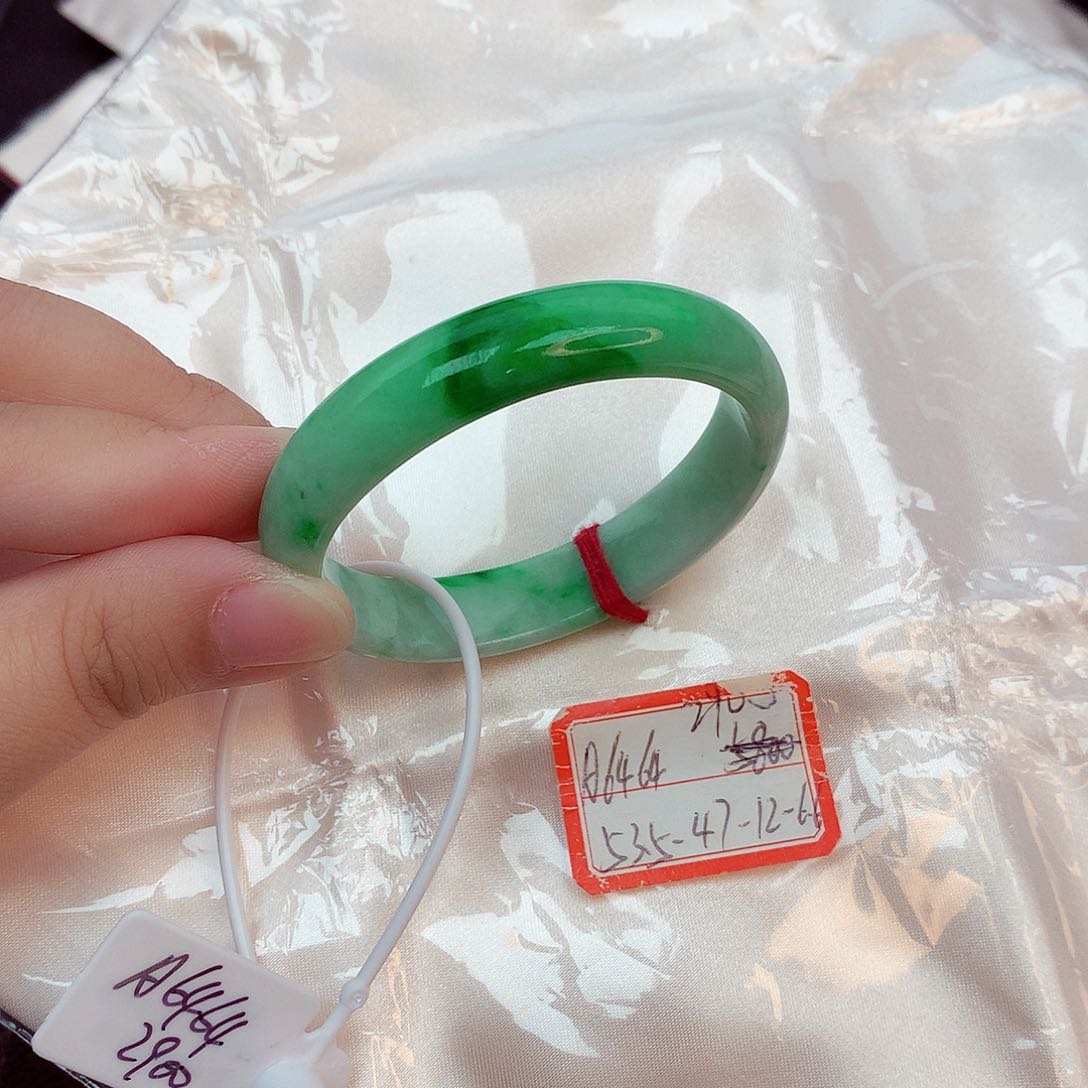 翡翠未镶嵌手镯R***.缅甸翡翠