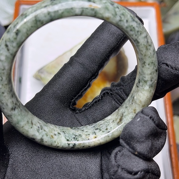 未镶嵌手镯和田玉57