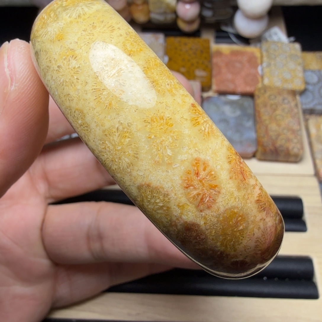 硅化玉未镶嵌纯天然色有机玉石保真色57.5圈口