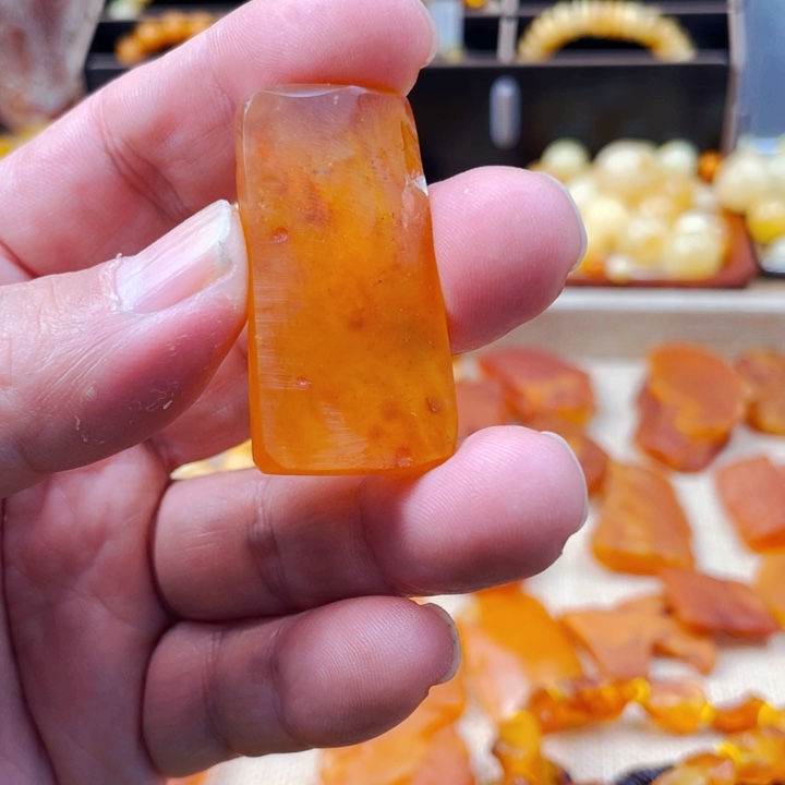 琥珀颈饰未镶嵌吊坠