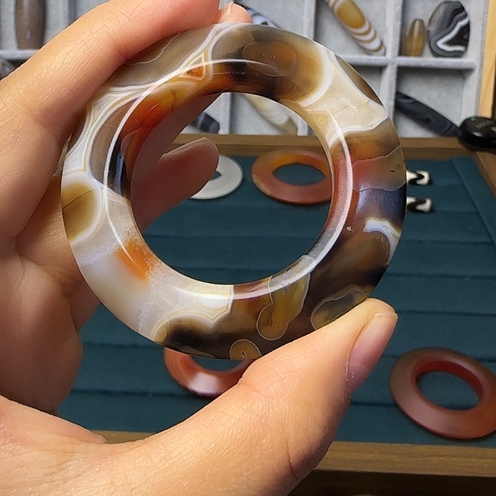 万***儿直播间所见即所得