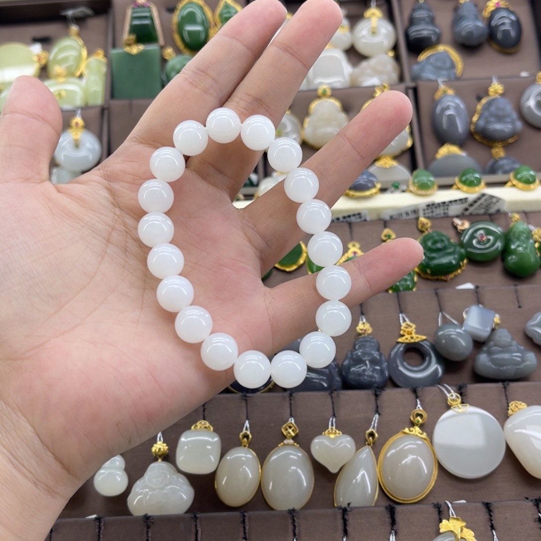 柒***儿和田玉未镶嵌手串