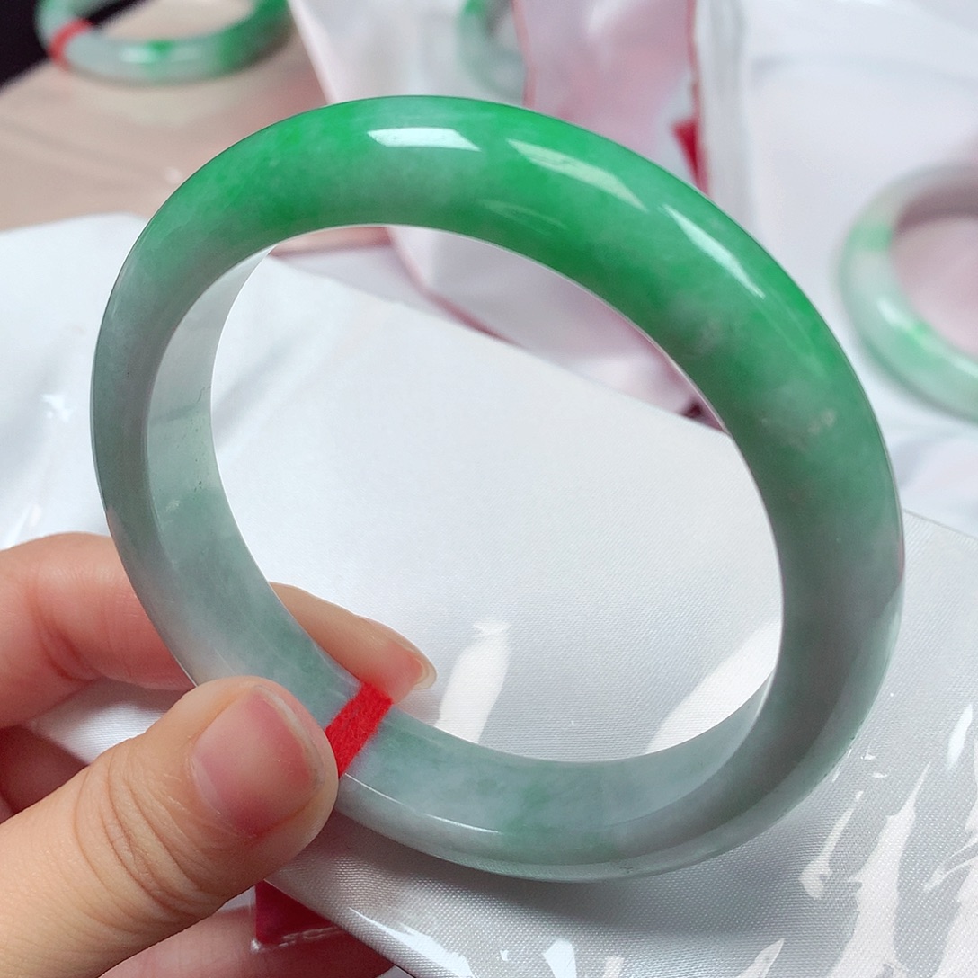 翡翠未镶嵌手镯626