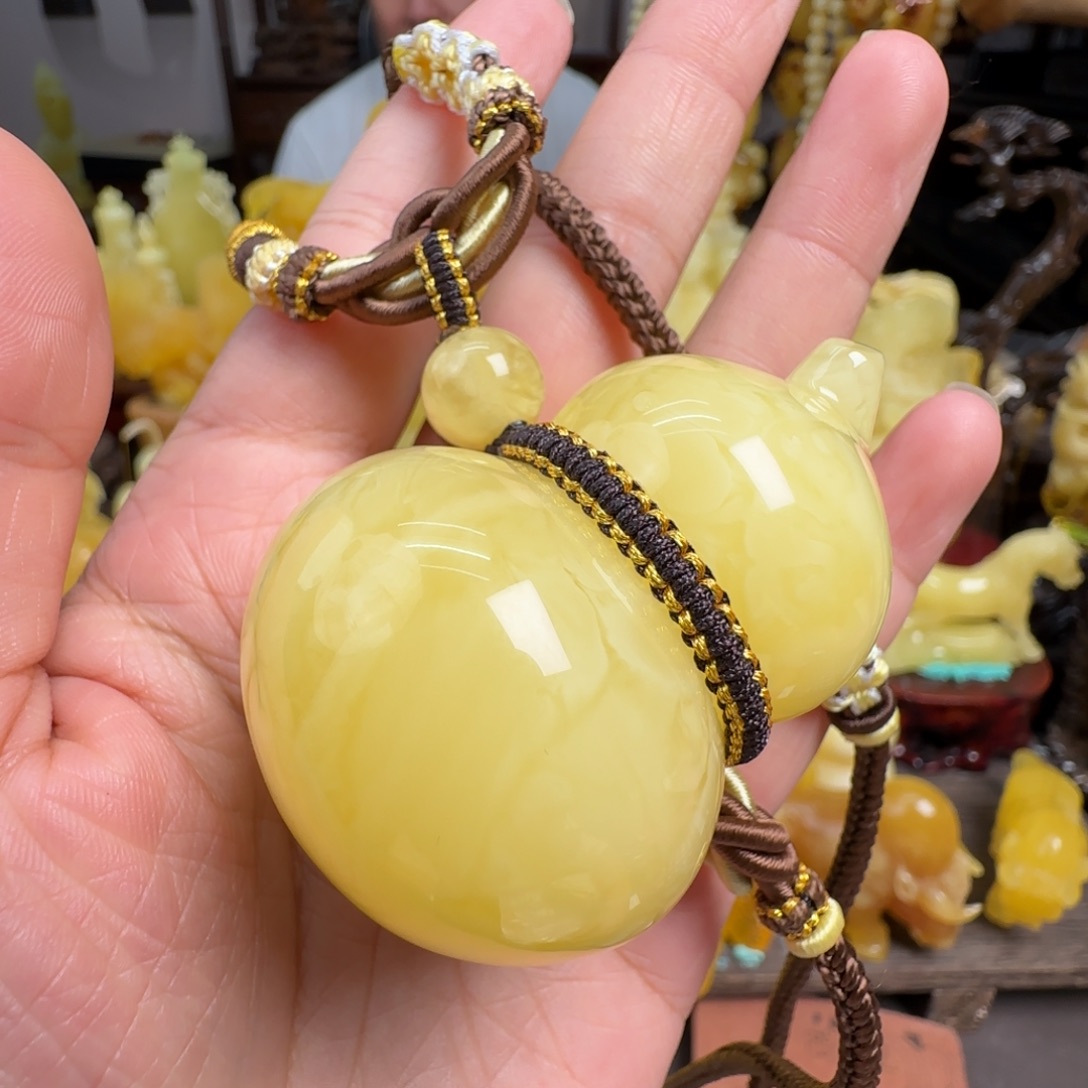 蜜蜡未镶嵌珠宝奇石