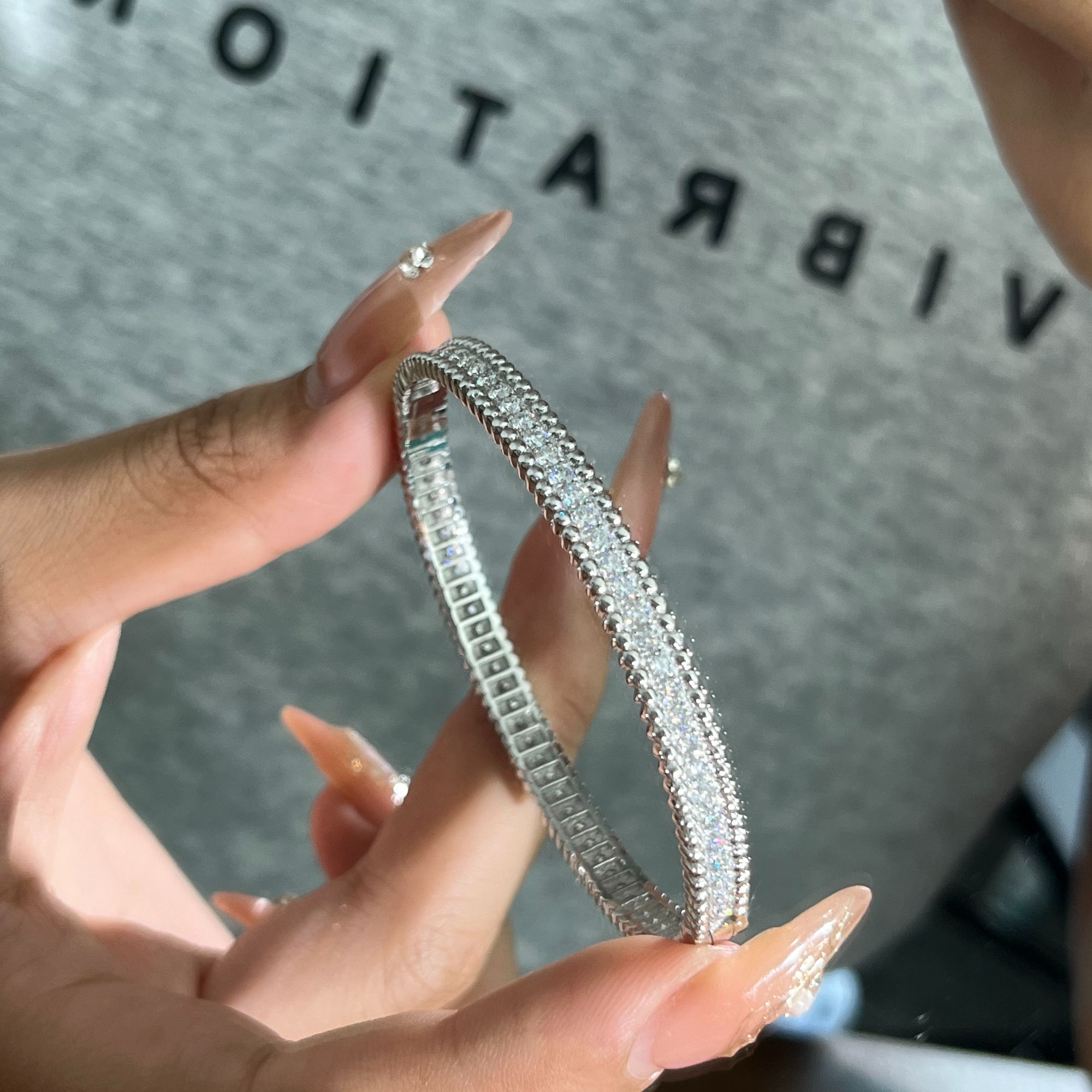 莫桑石铂金pt950首饰镶嵌莫桑卡扣珠珠手镯