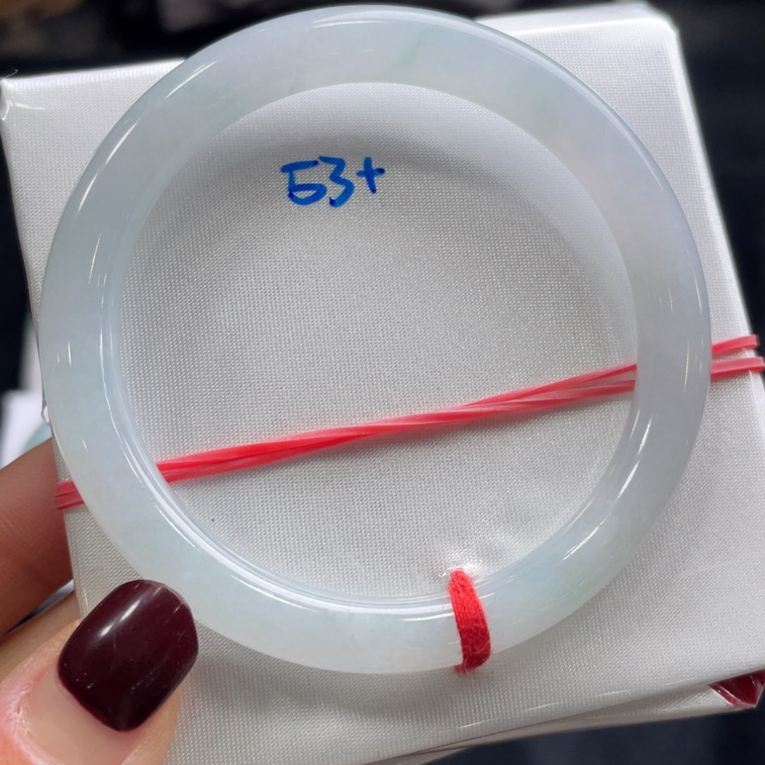 翡翠手镯未镶嵌翡翠手镯