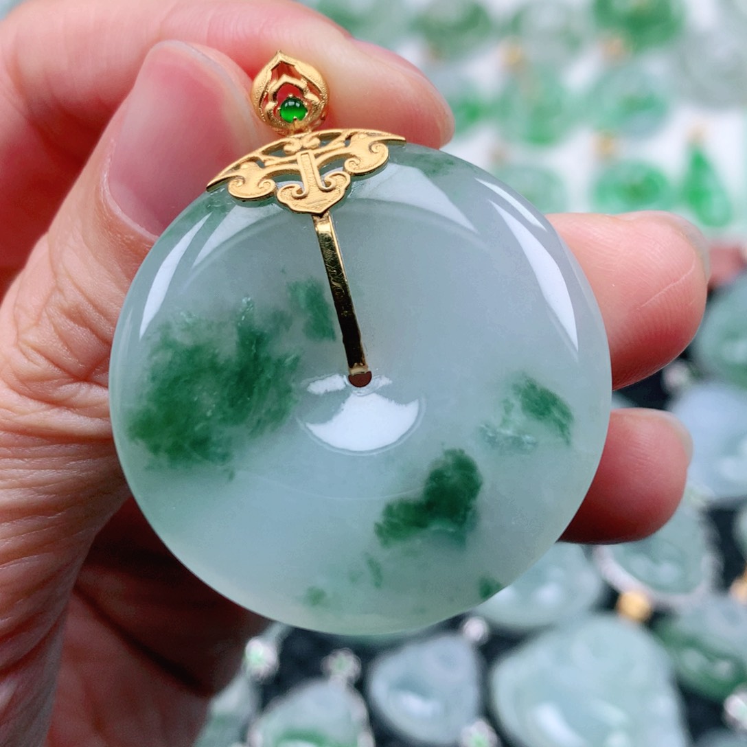 翡翠吊坠(不含链)18K金镶嵌