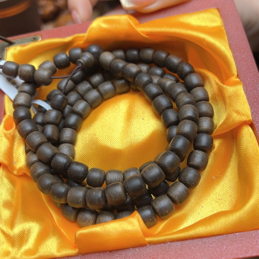 大叶紫檀（黑酸枝木类）