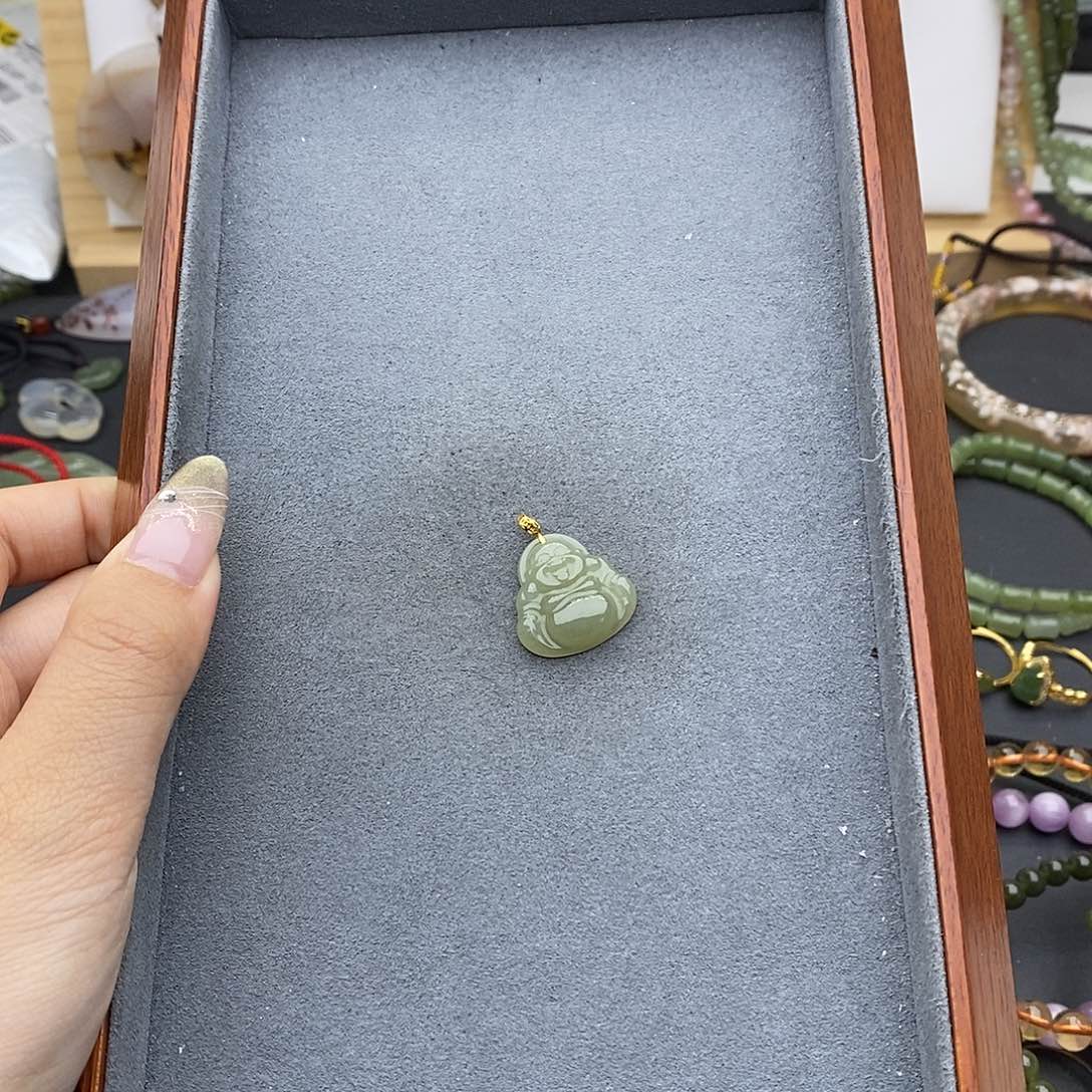 和田玉吊坠(不含链)18K金镶嵌