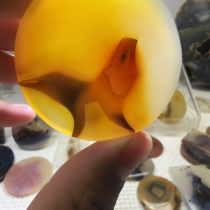 玛瑙/玉髓未镶嵌珠宝奇石