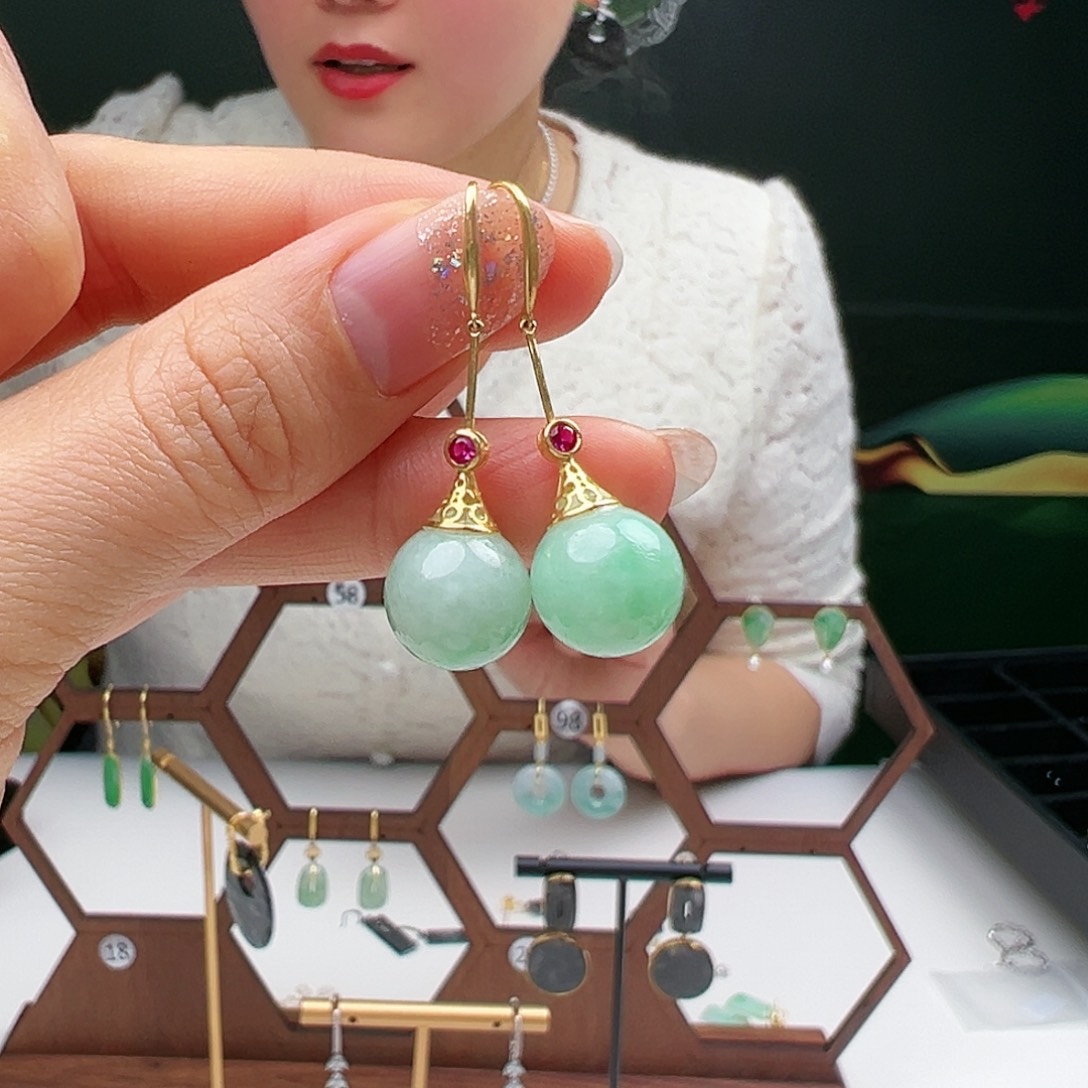 翡翠耳饰18K金镶嵌天然翡翠耳饰18k金镶嵌