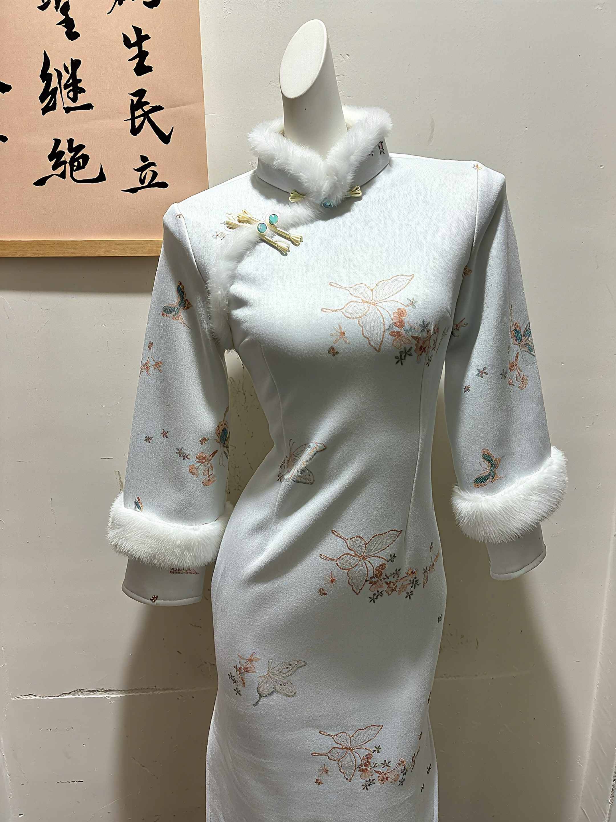 1543 【落雪】 浅蓝色 缠结扣 蝴蝶 毛领  旗袍