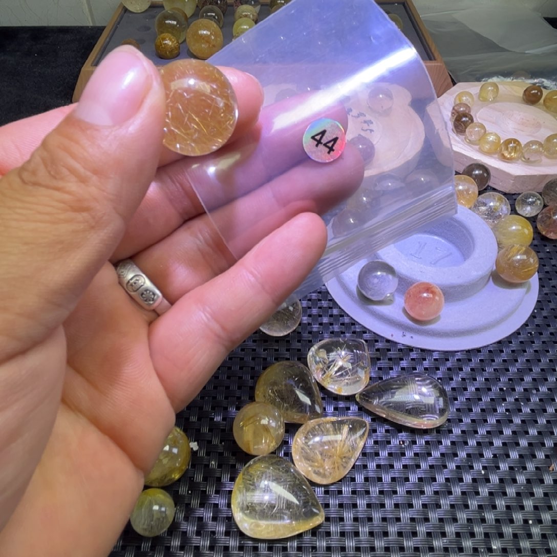 奎***姐未镶嵌珠宝半成品水晶