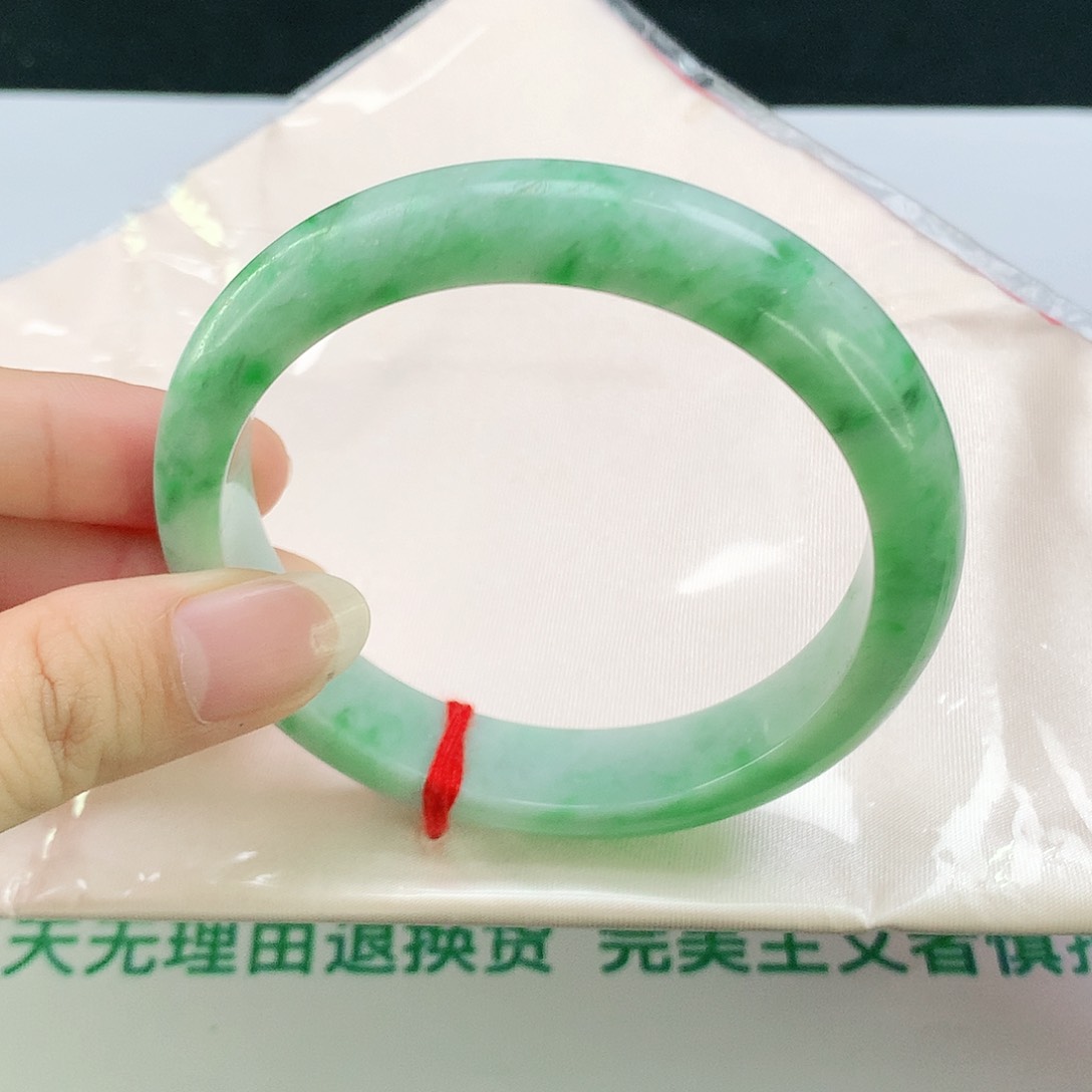 翡翠手镯未镶嵌57.7圈