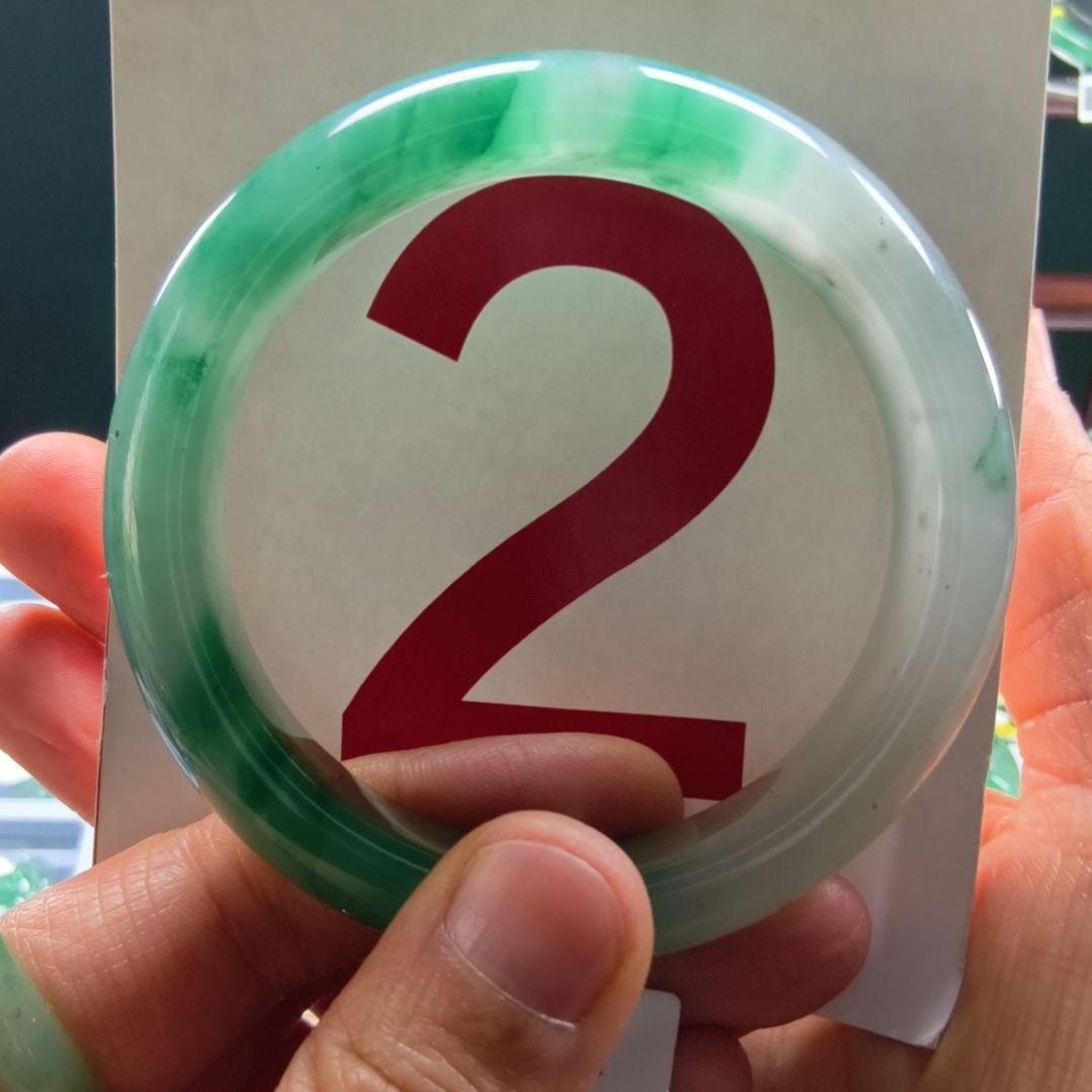 石英质玉（非洲翠）未镶嵌手镯