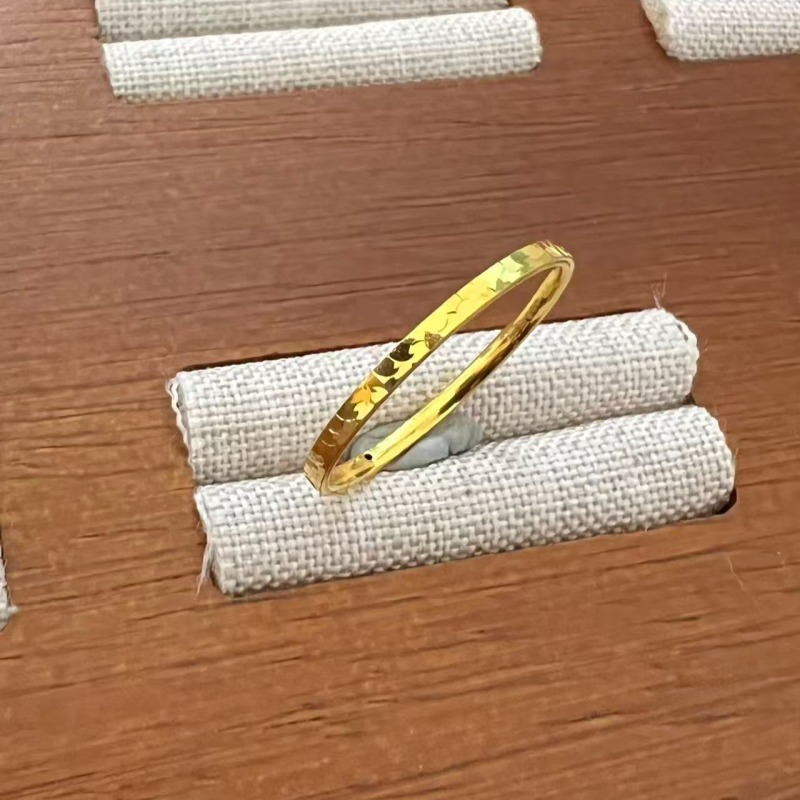 克重0.56 11号 碎冰冰戒指 足金999