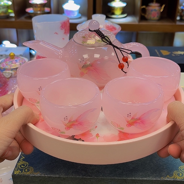 段泥茶杯吧啦吧啦的说了一句