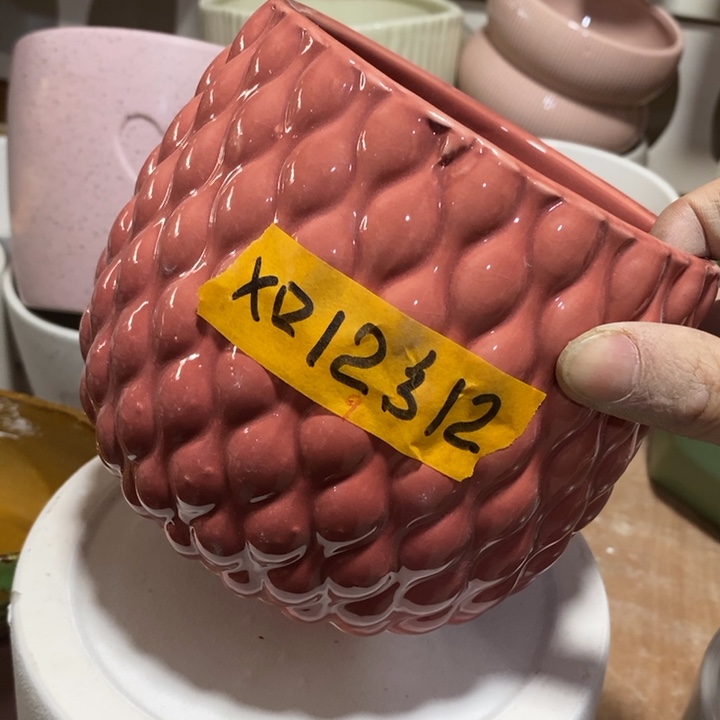 陶盆有孔 瑕疵针孔漏釉介意勿拍外口 12外高12