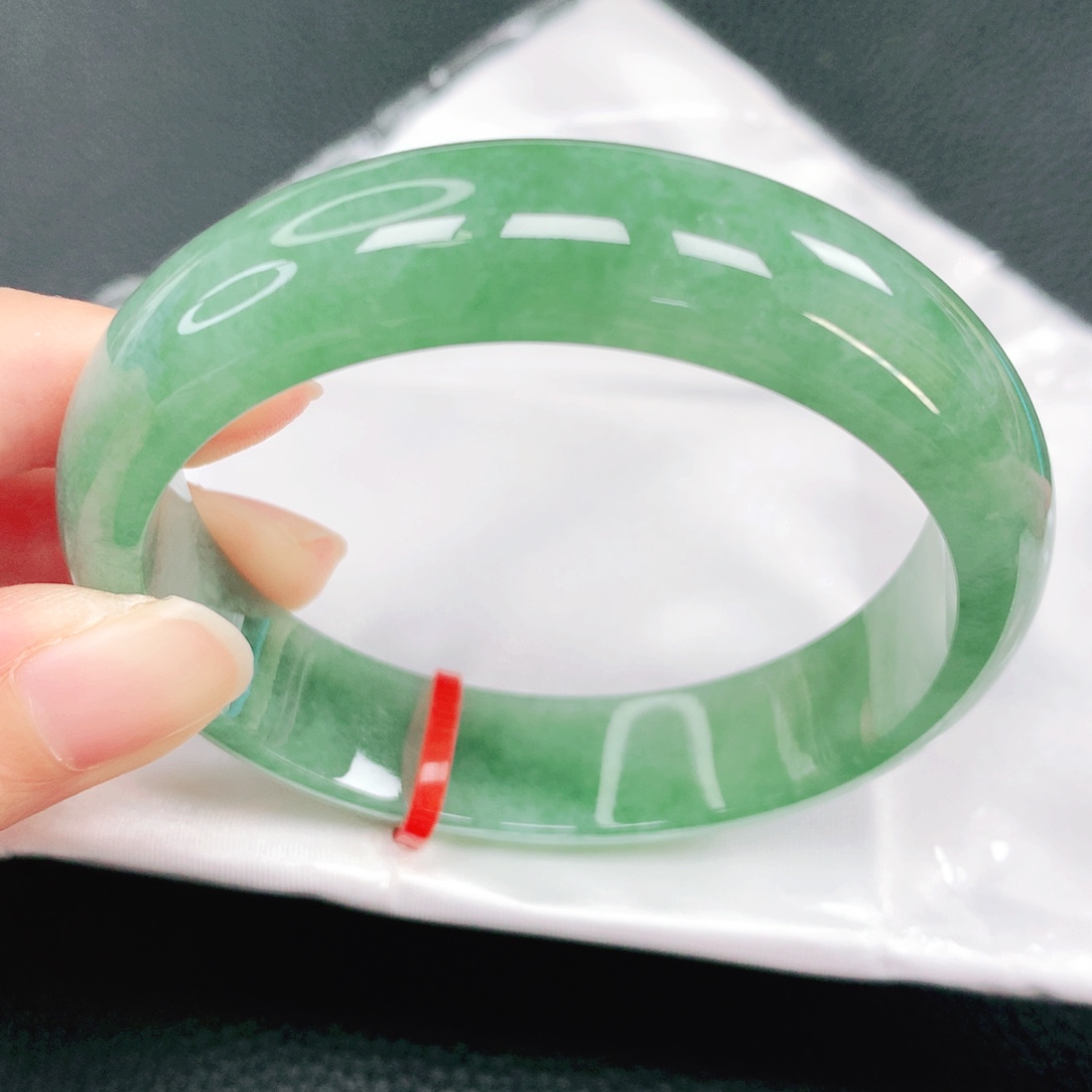 翡翠未镶嵌手镯56圈