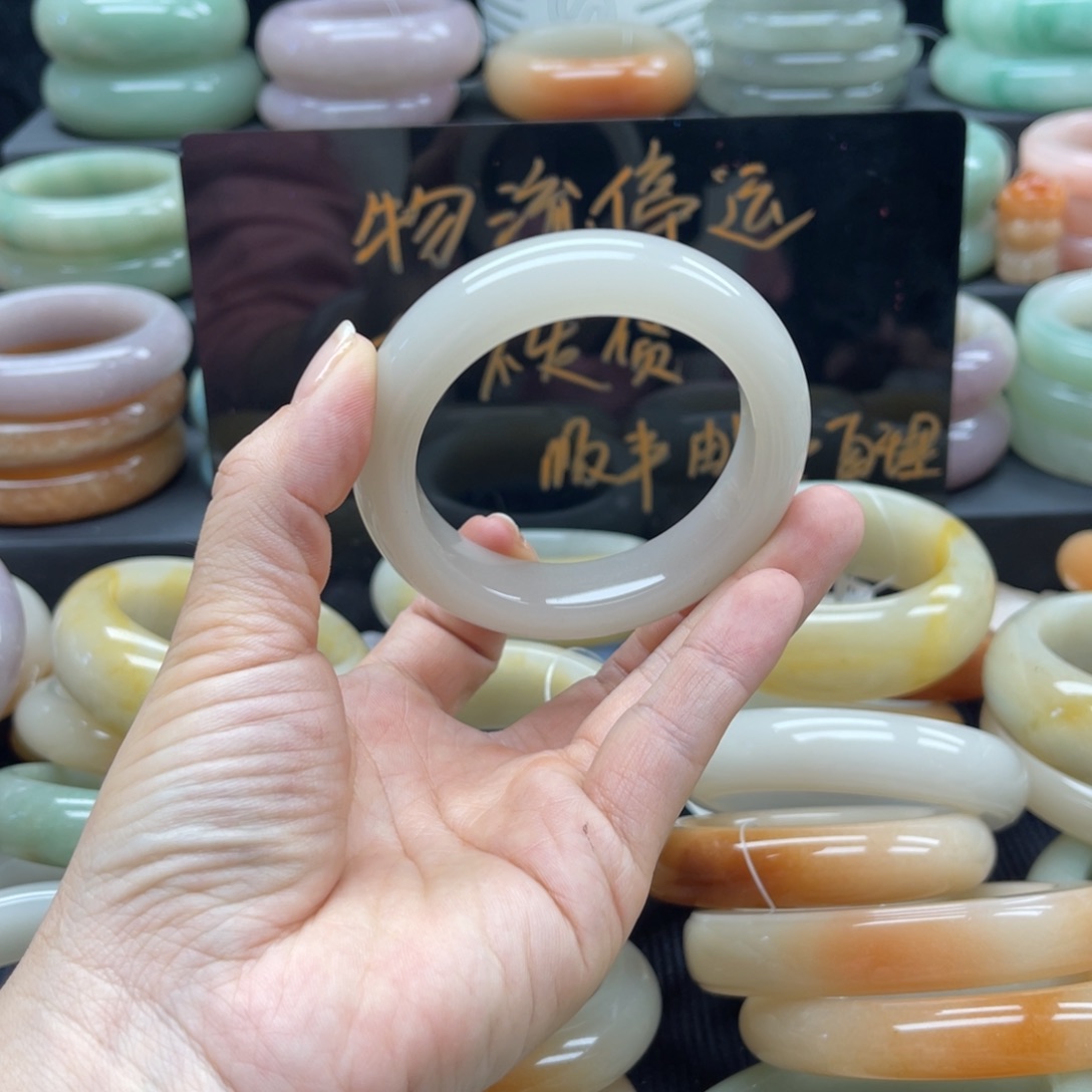 石英质玉我未镶嵌玫***?