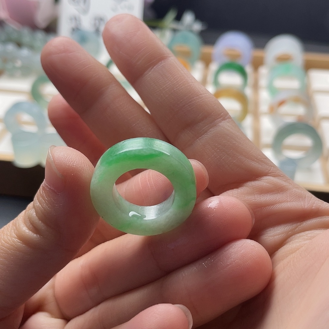 定制翡翠未镶嵌翡翠