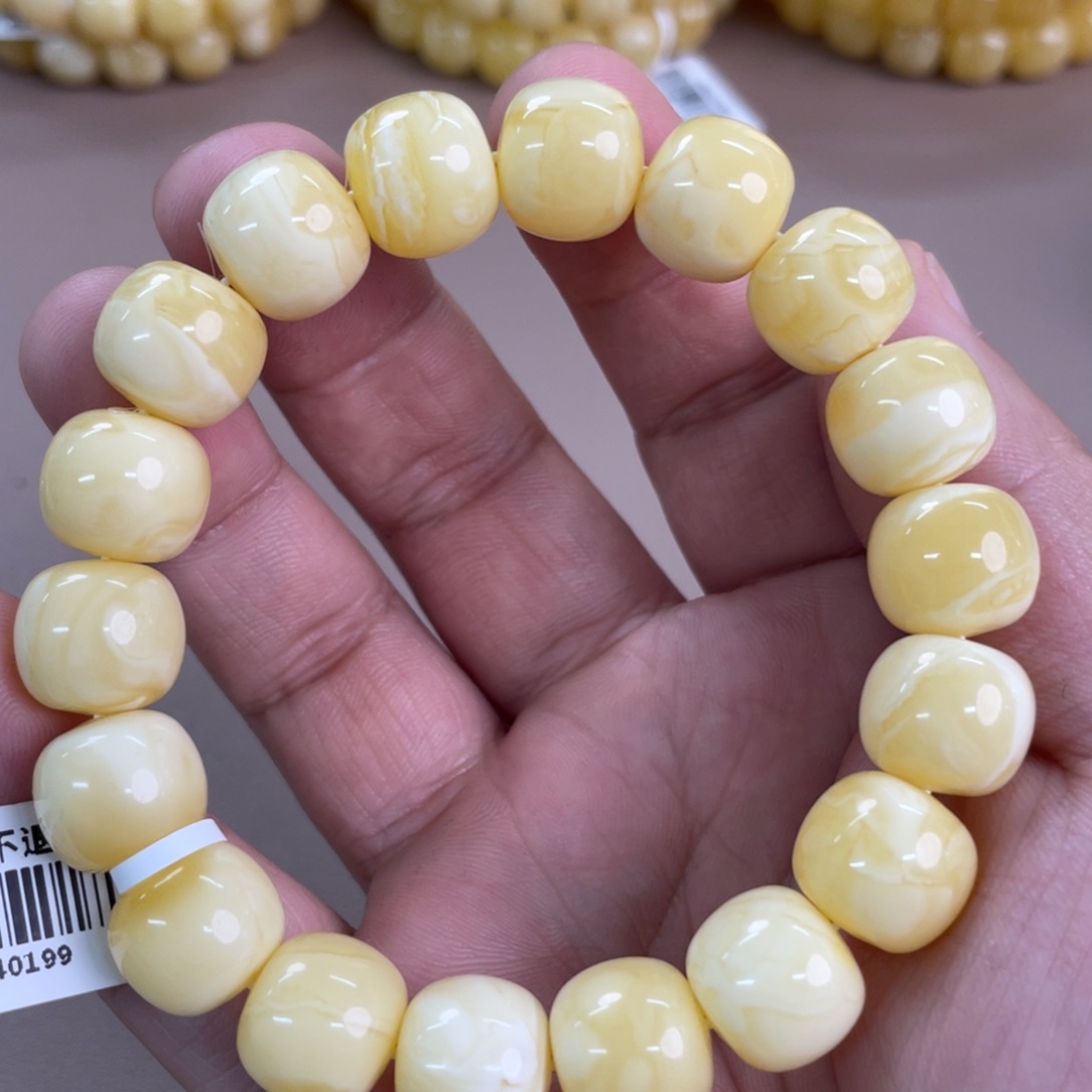 琥珀裸石未镶嵌021000000000