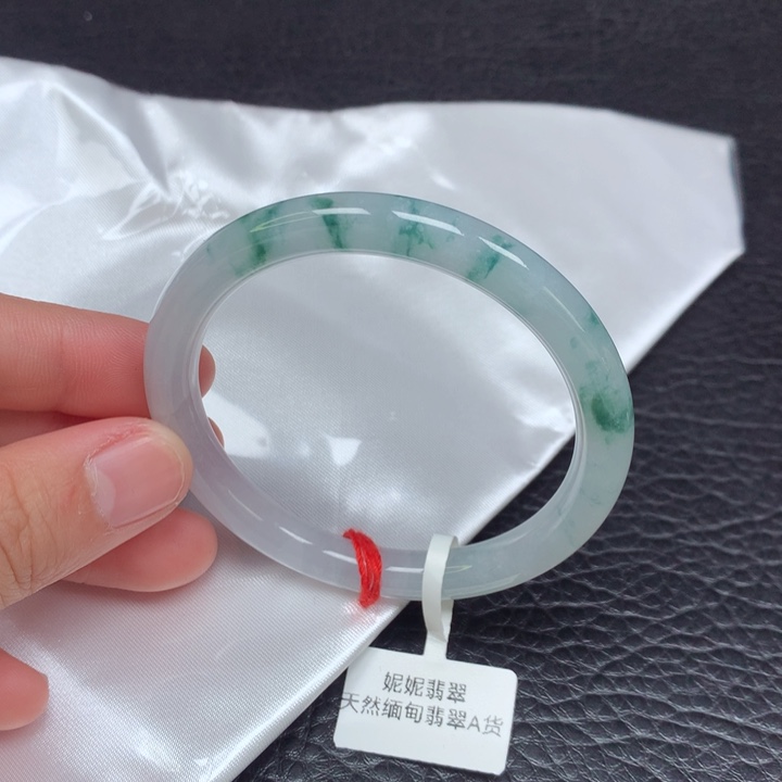 翡翠手镯（圆镯）未镶嵌