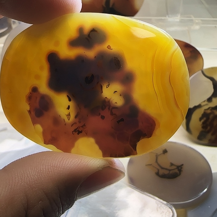 玛瑙/玉髓未镶嵌珠宝奇石