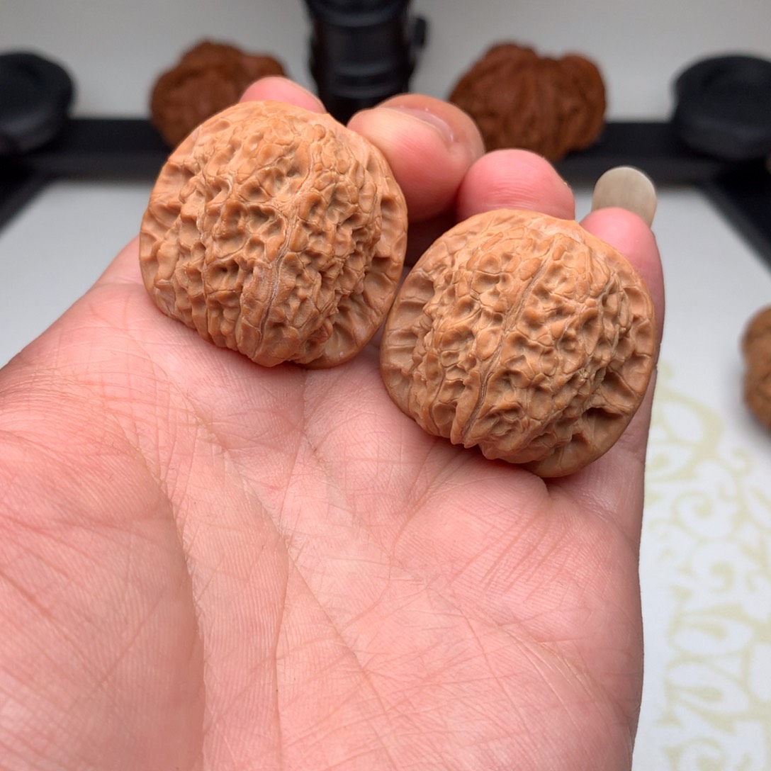 文玩核桃把件血麒麟35.5