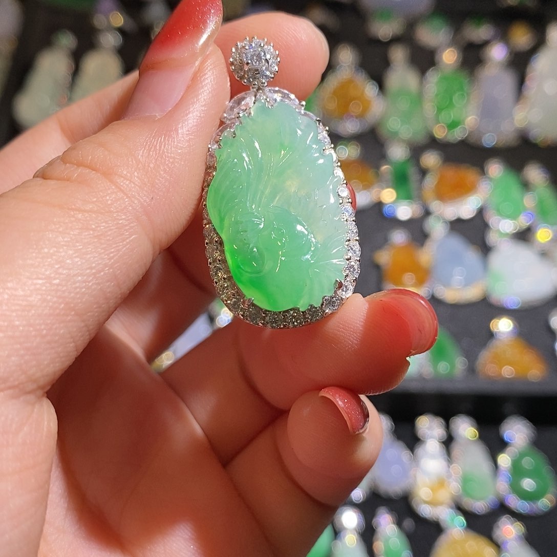 颈饰银S925镶嵌翡翠湄****号天然翡翠