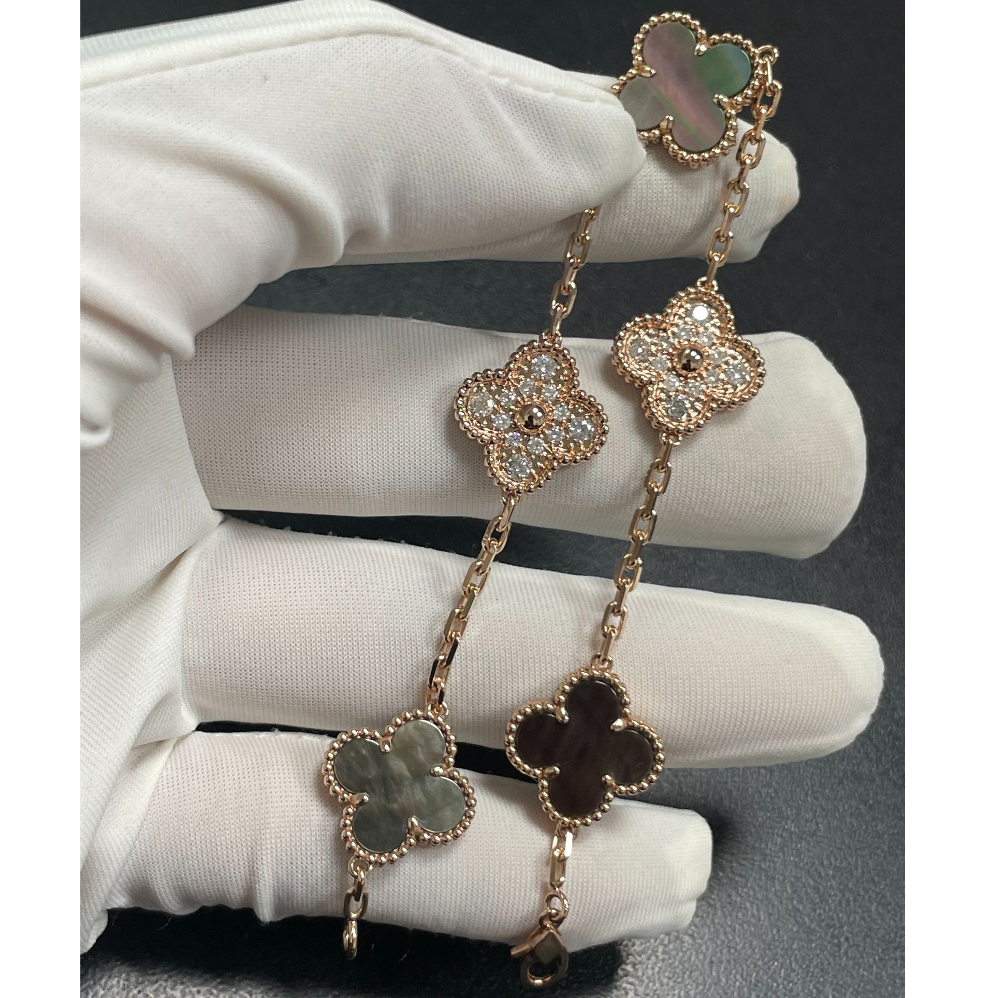 （双12）18k金五花灰贝3+2满钻手链      多样性发一件