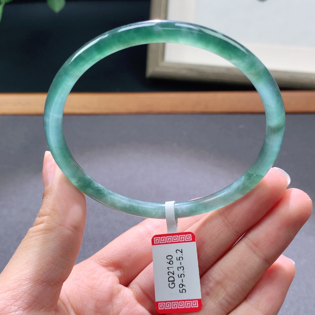 翡翠手镯未镶嵌天然翡翠手镯