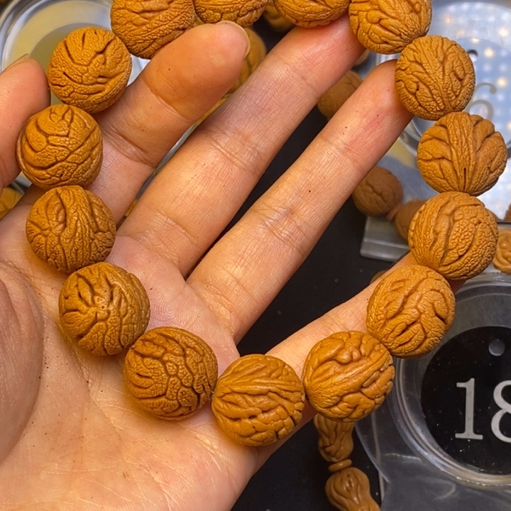 桃核吊坠秦岭龙纹桃核！！