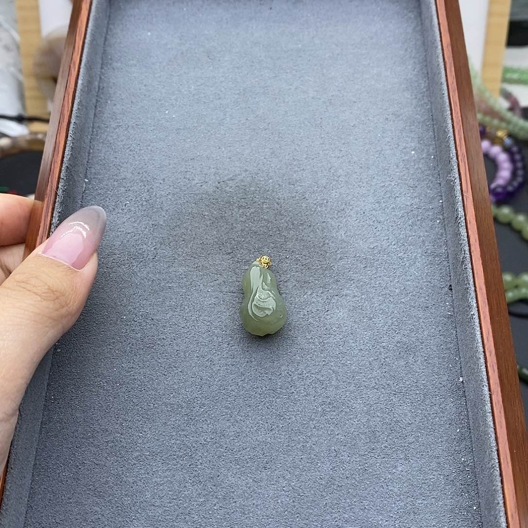 和田玉吊坠(不含链)18K金镶嵌