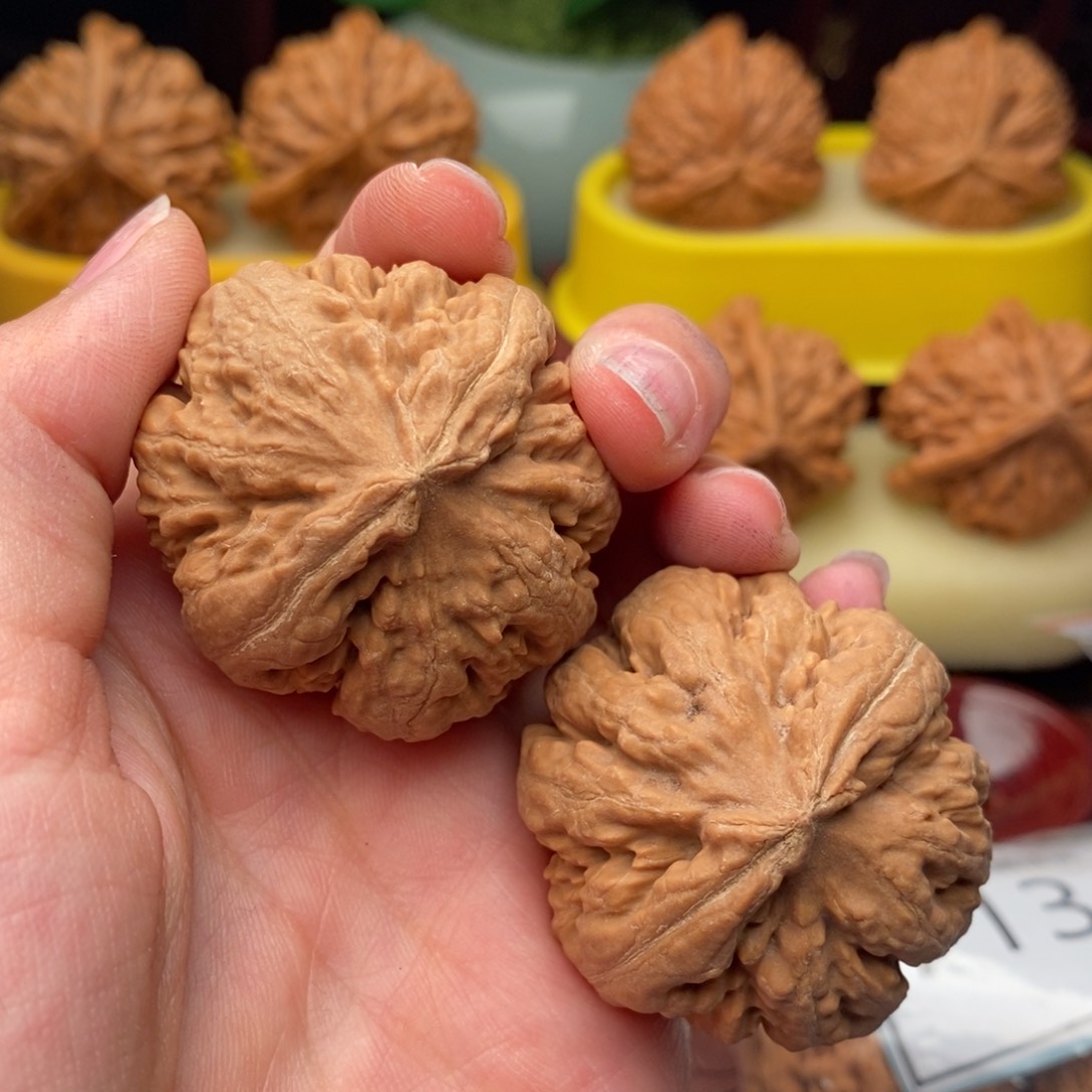 文玩核桃吊坠霸王龙40