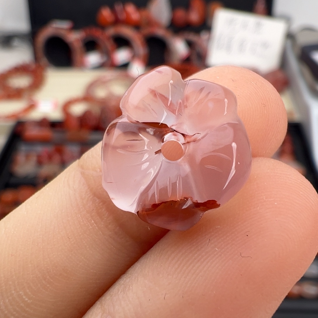 南红玛瑙未镶嵌颈饰有钱花