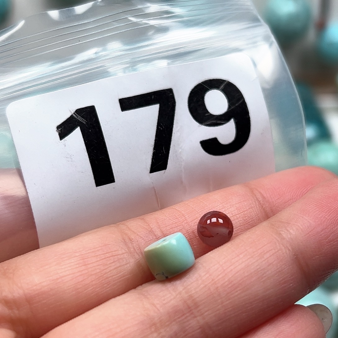 南红玛瑙颈饰未镶嵌