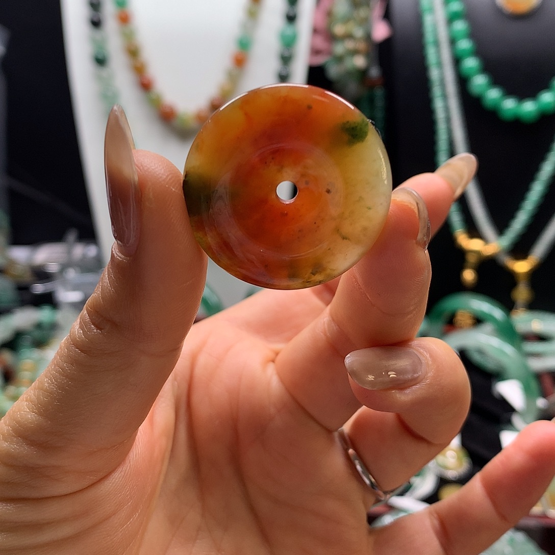 石英质玉未镶嵌吊坠