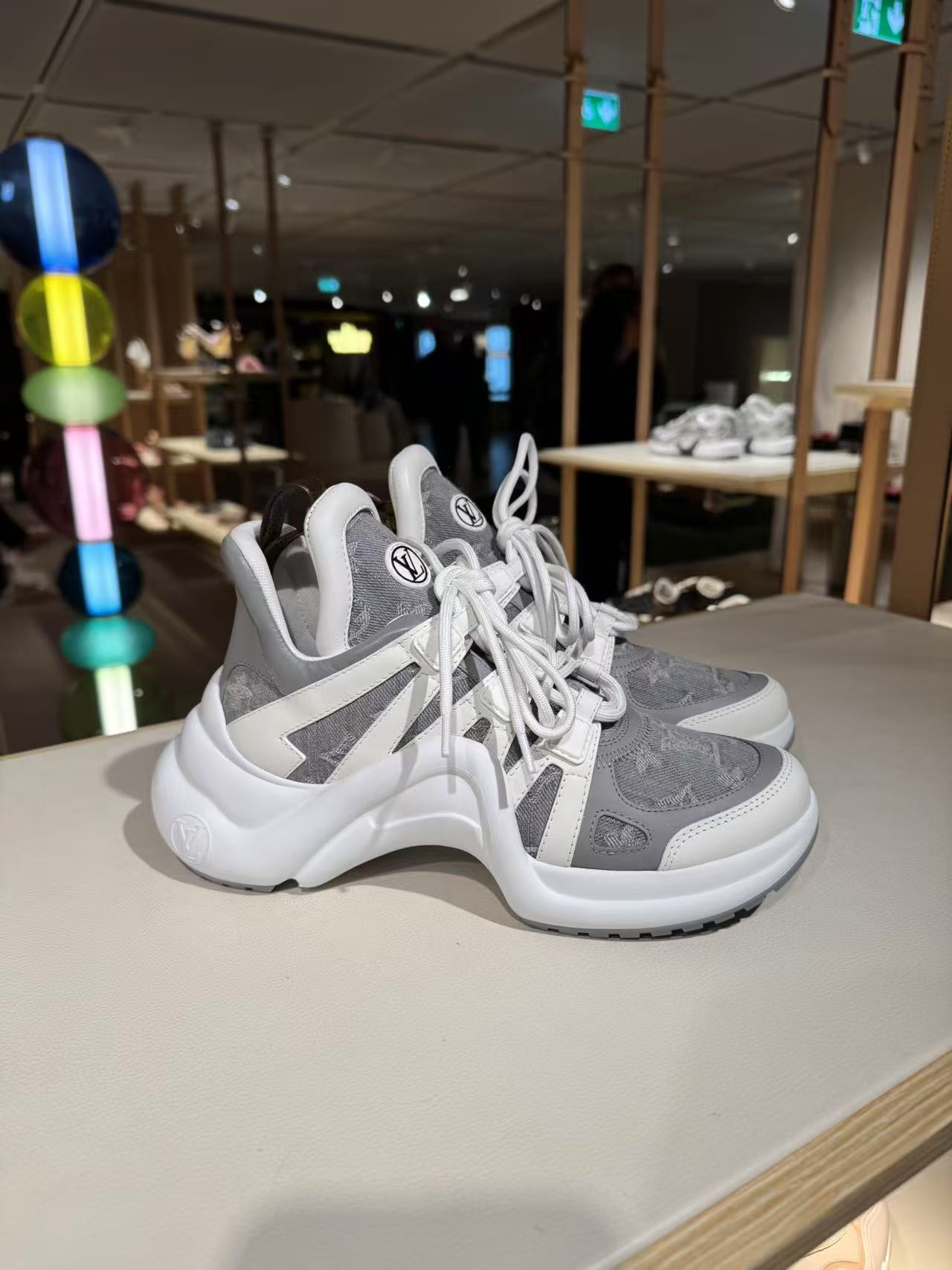 未使用 LouisVuitton/路易威登 LV 女款老爹鞋 灰白色
