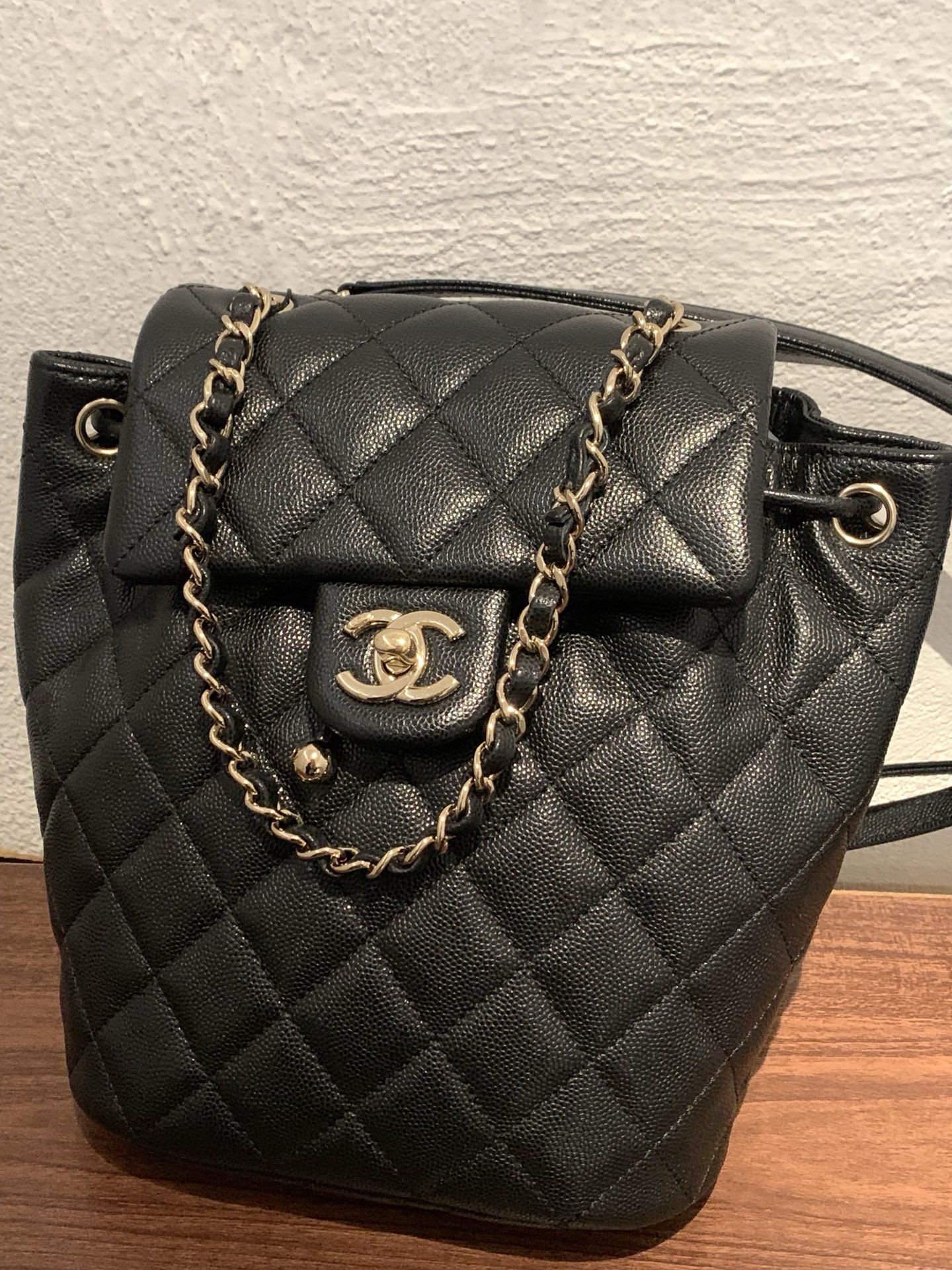 99新 Chanel/香奈儿 HIHI/黑金荔枝金珠萨尔茨堡双肩包/12129355