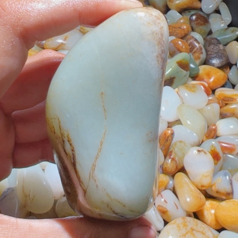 和田玉（糖玉）未镶嵌颈饰207克