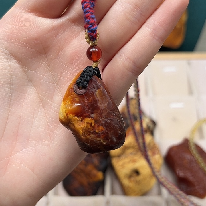 琥珀珠宝奇石未镶嵌