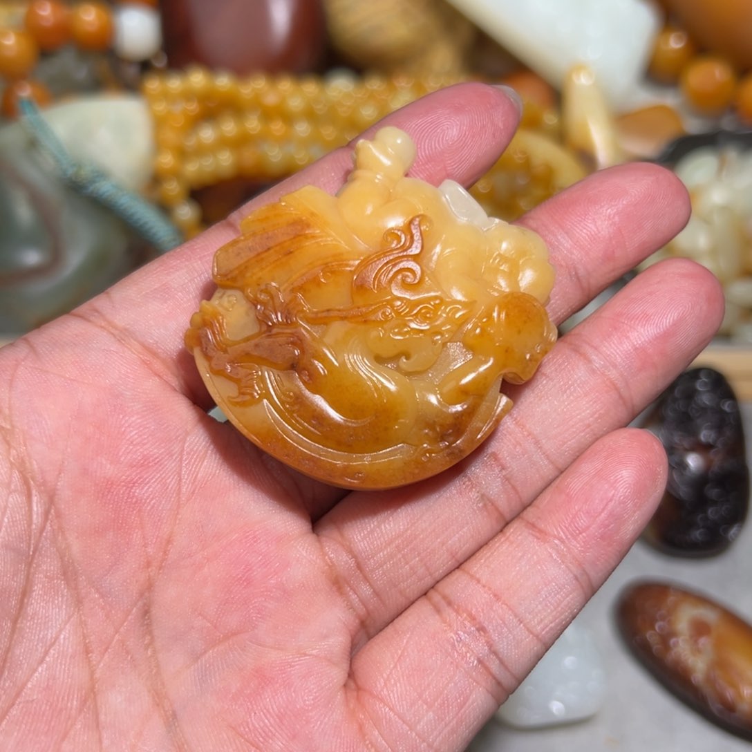 和田玉颈饰未镶嵌社**氓