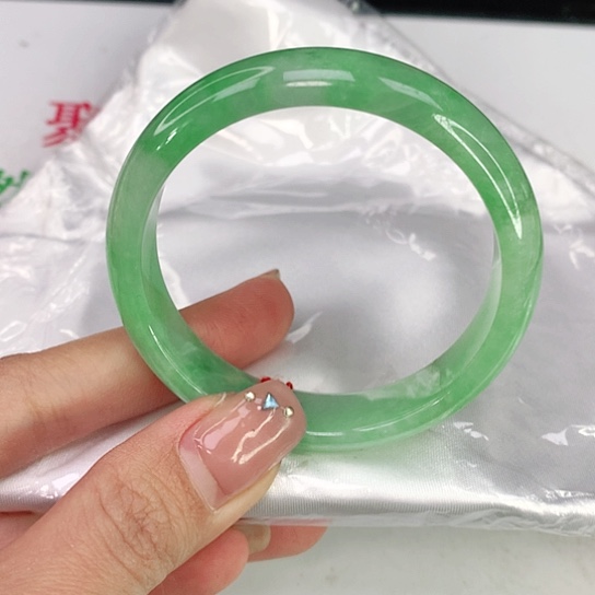 翡翠手镯未镶嵌天然翡翠A货123