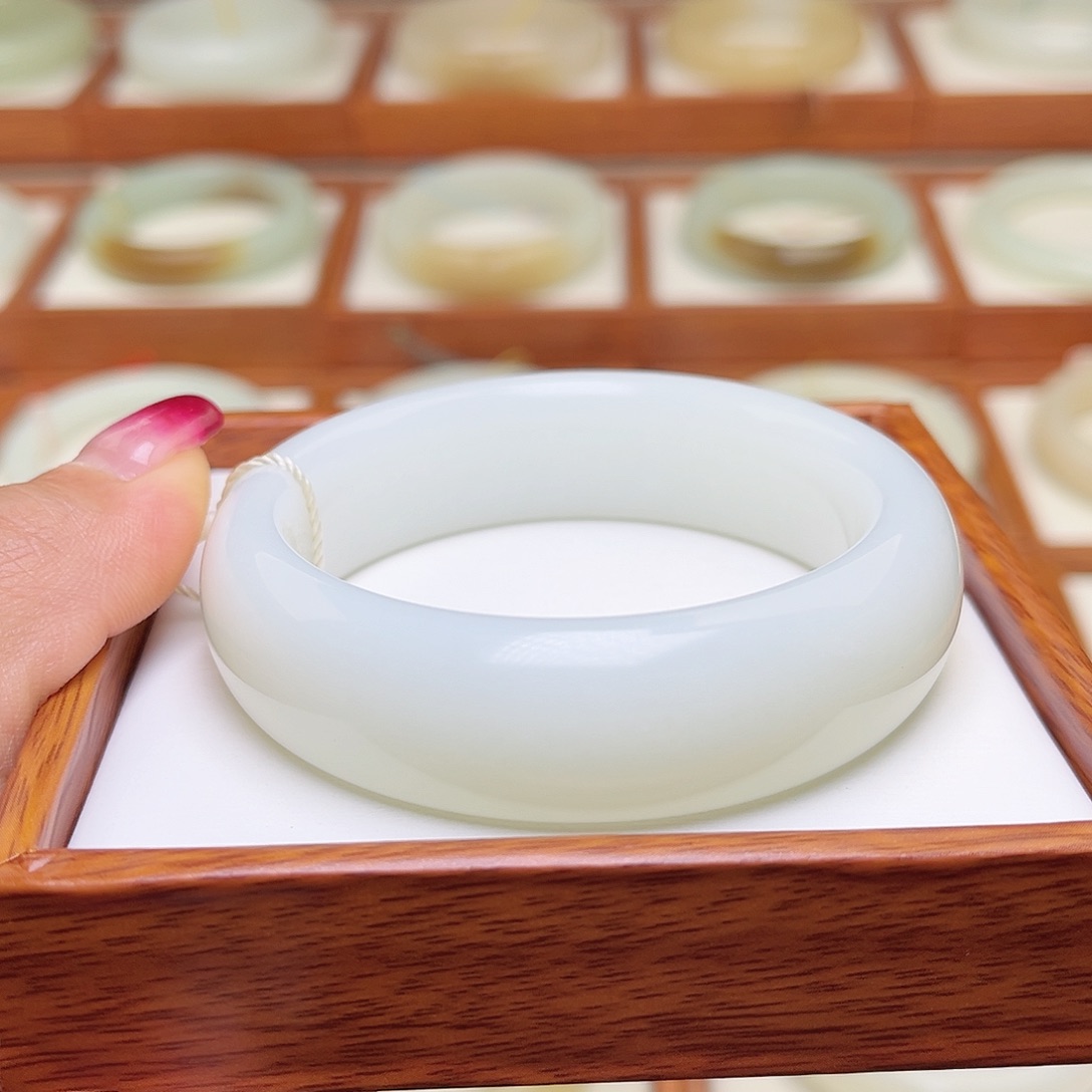 和田玉手镯未镶嵌55