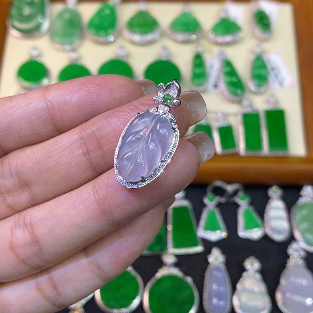 翡翠吊坠(不含链)18K金镶嵌吊坠