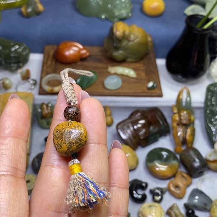 岫岩河磨玉（透闪石质玉）未镶嵌挂件手机链