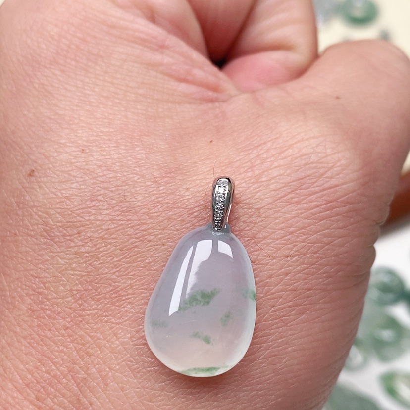 【闪购商品】翡翠吊坠(不含链)18K金镶嵌